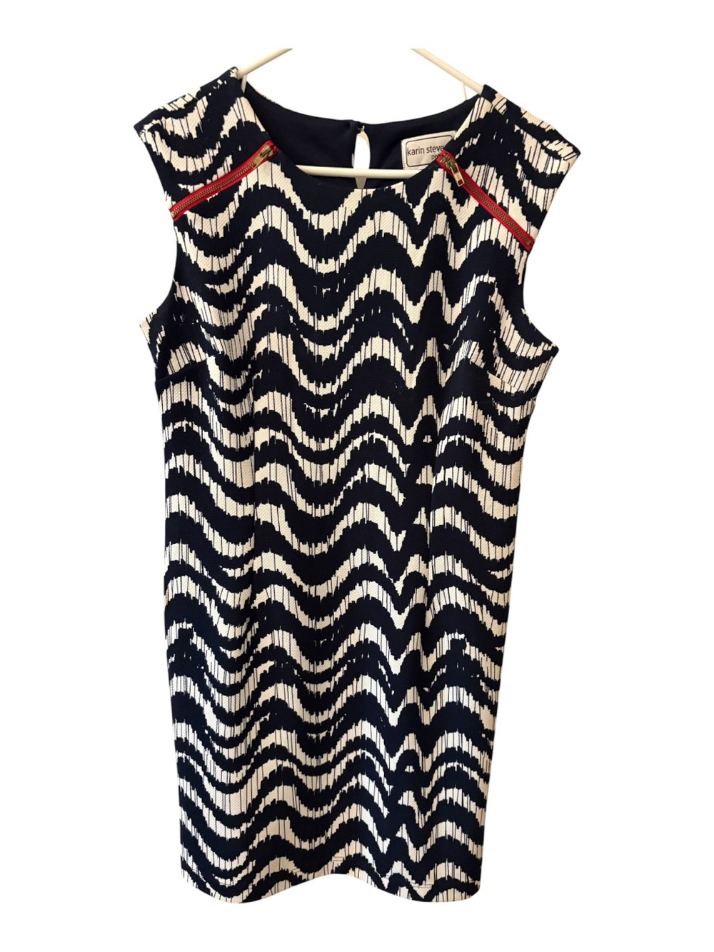 karin stevens Navy & White Zigzag Shift Dress with Red Zip Accents